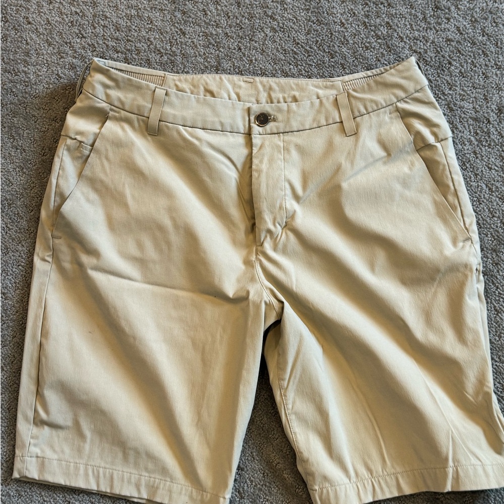Lululemon Athletica Tan Shorts Size 33, 9 inch Inseam Used